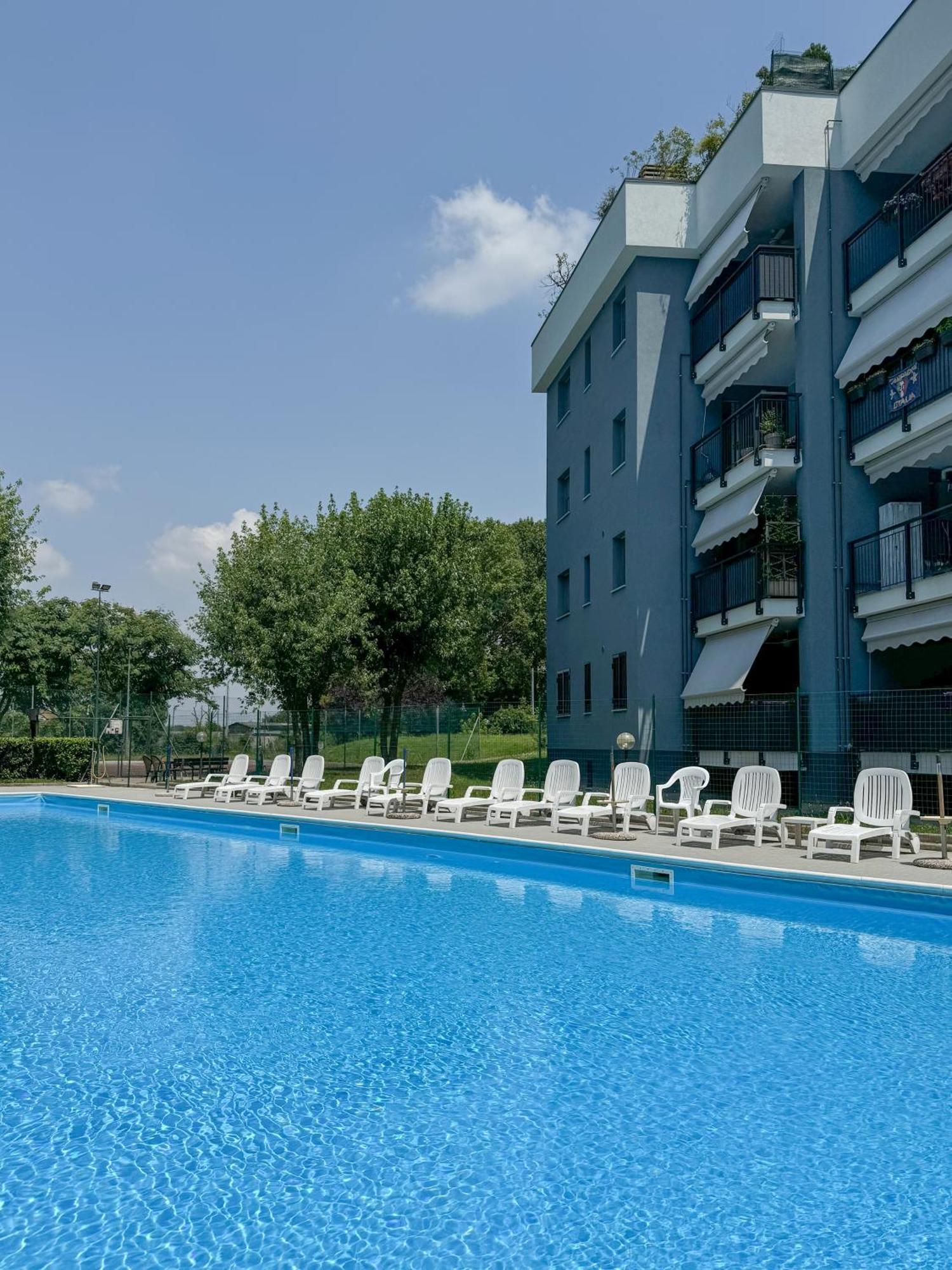 Kandinski Apartment - With Pool Settimo Milanese Eksteriør billede