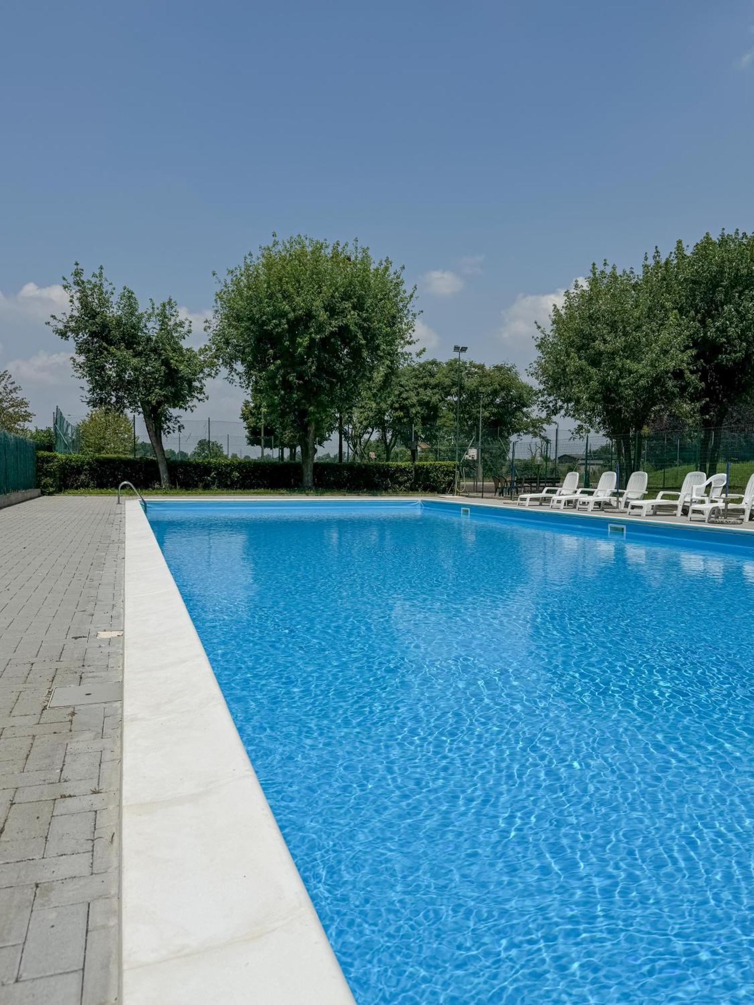 Kandinski Apartment - With Pool Settimo Milanese Eksteriør billede